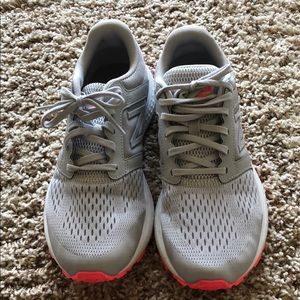 New Balance Tennis Shoes